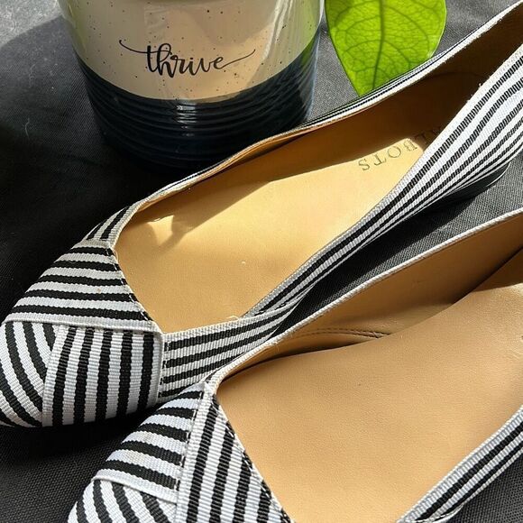 Talbots Edison Black And White Stripped Flat Shoes Pointed Toe Sz 8 - Picture 7 of 7